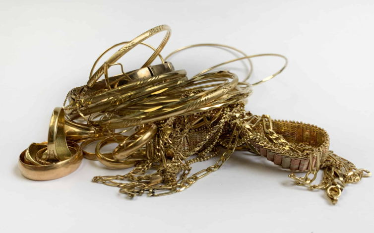 From Bullion to Bracelets: The Types of Gold Gold Dealers Buy (and Which Pay the Most)